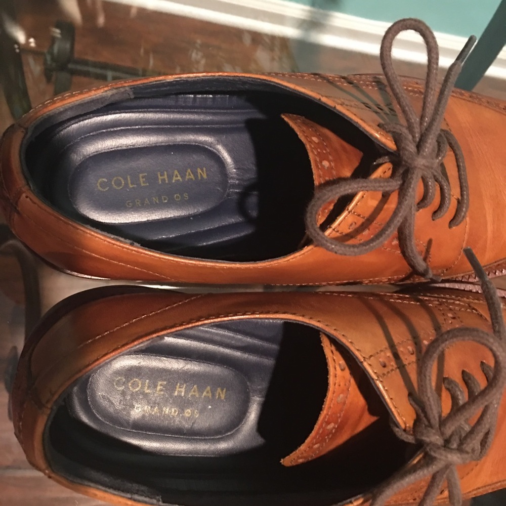 Cole Haan Wing Tip shoes Size 9 - Picture 5 of 6